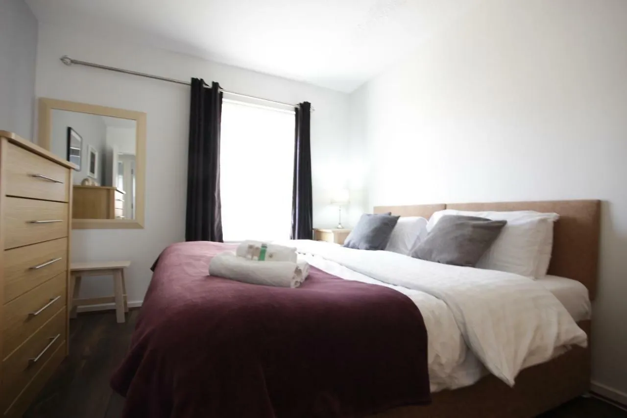 קינגסטון אפון הול Wind House View Apartment קינגסטון אפון הול